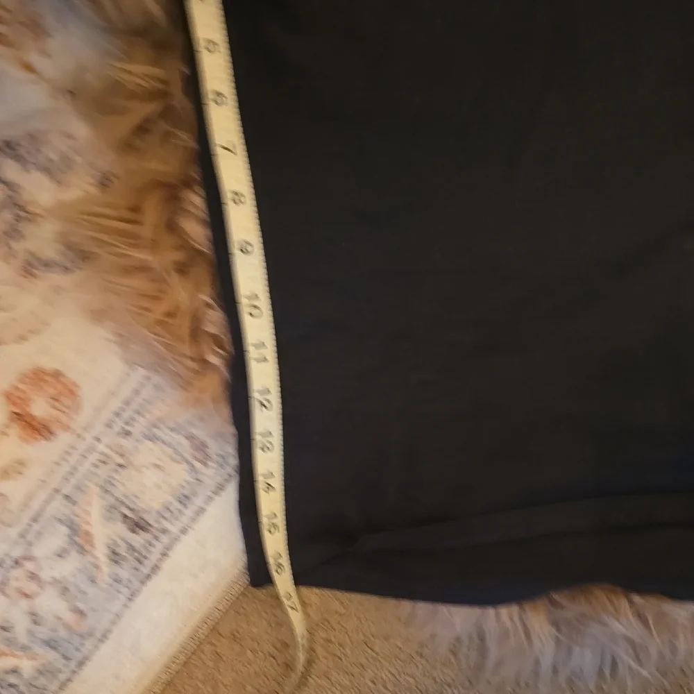 NWOT Vuori Oversized Black Long Sleeve Crewneck Tee - Picture 7 of 7